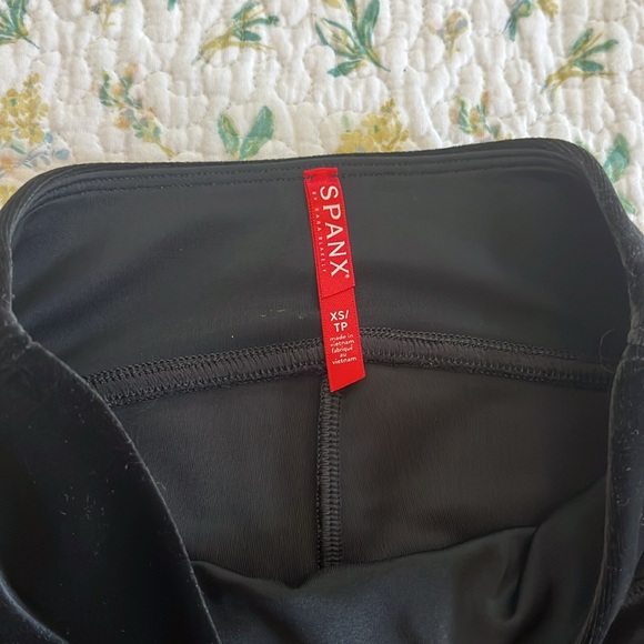 Spanx XS Black Velvet leggings - Picture 2 of 2